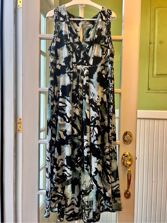 Vera Wang Dresses & Skirts - Vera Wang Black & Pale Blue Abstract High-Low Maxi Dress with V-Neck & Cutout